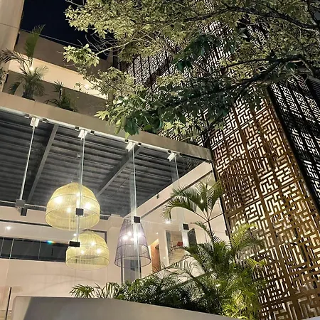 Urban Towers - Brand New Contemporary Apartment In Downtown-3